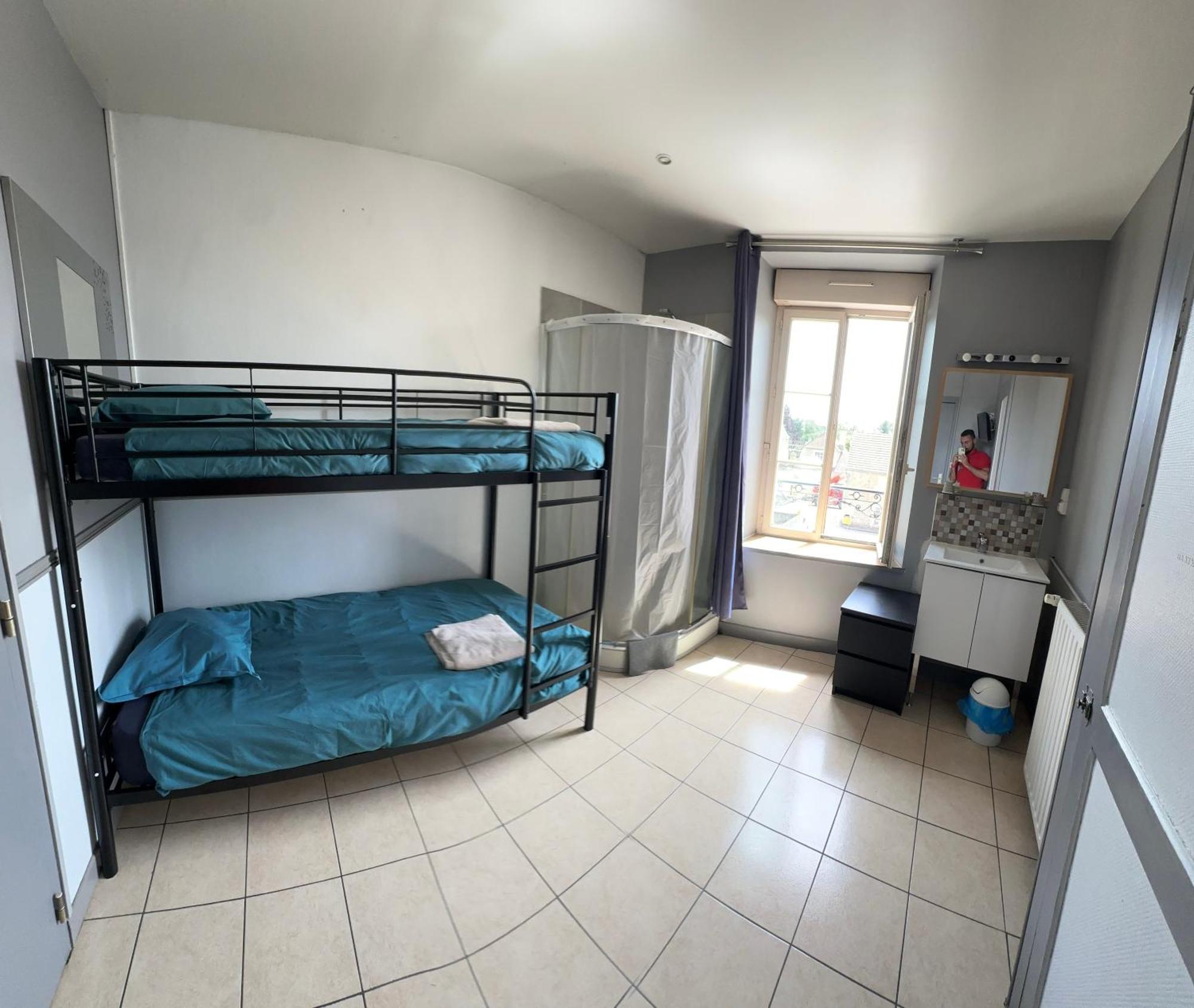 C80 By Crep80 Hotel Avallon Ngoại thất bức ảnh